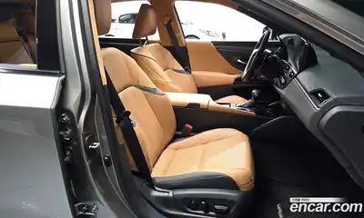 Lexus ES 2023 2.5 Автомат в Москве № 499574, миниатюра 10