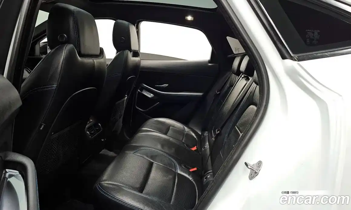 Jaguar E-Pace 2018 2.0 Автомат в Москве № 500249, фото 11