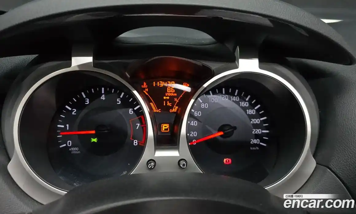 Nissan Juke 2016 1.6 Автомат в Москве № 500567, фото 8