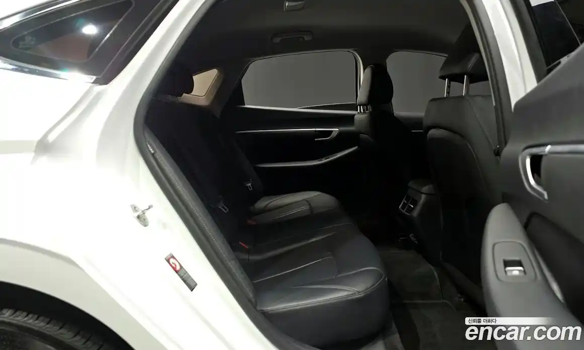 Hyundai Sonata 2022 2.0 Автомат в Москве № 518867, фото 12