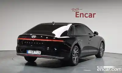 Hyundai Grandeur 2023 2.5 Автомат в Москве № 518938, миниатюра 2