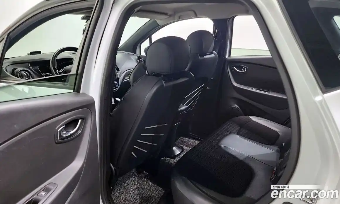 Renault QM3 2017 1.5 Автомат в Москве № 521728, фото 11