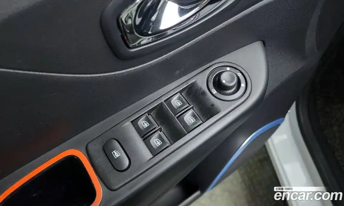 Renault QM3 2017 1.5 Автомат в Москве № 521728, фото 13