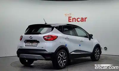 Renault QM3 2017 1.5 Автомат в Москве № 521728, миниатюра 2