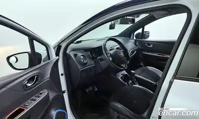 Renault QM3 2017 1.5 Автомат в Москве № 521728, миниатюра 10