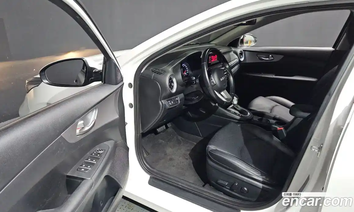 Kia K3 2022 1.6 Автомат в Москве № 522018, фото 1