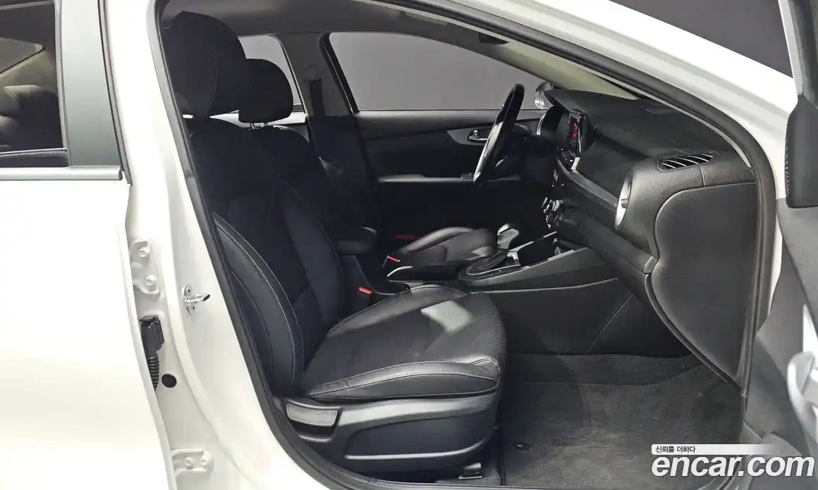 Kia K3 2022 1.6 Автомат в Москве № 522018, фото 11