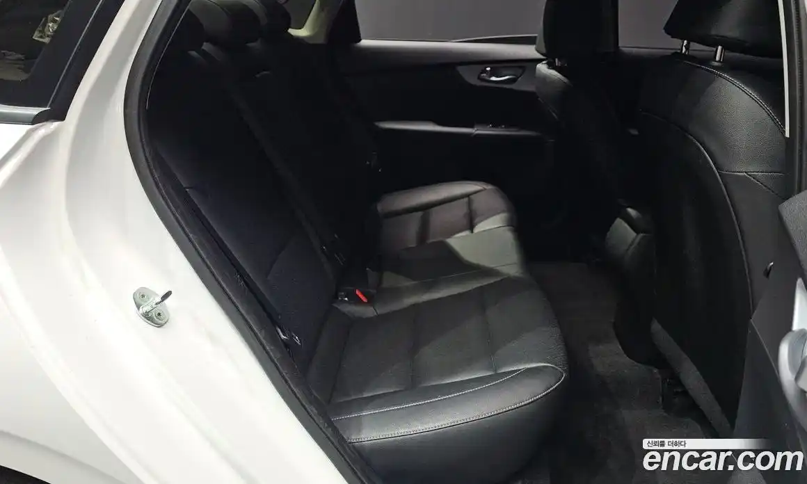 Kia K3 2022 1.6 Автомат в Москве № 522018, фото 12