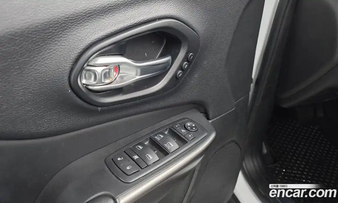 Jeep Cherokee 2021 2.4 Автомат в Москве № 522165, фото 19