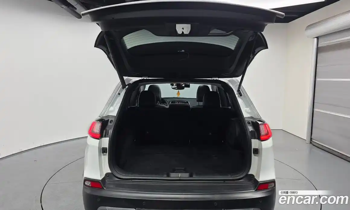 Jeep Cherokee 2021 2.4 Автомат в Москве № 522165, фото 20