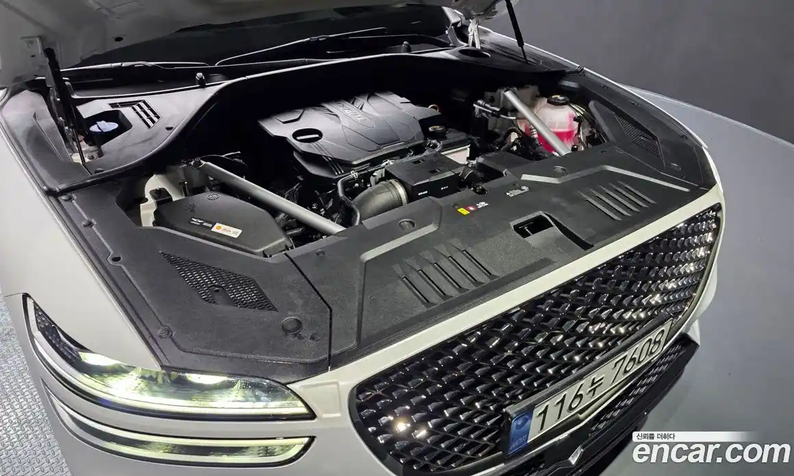 Genesis GV70 2024 2.5 Автомат в Москве № 523345, фото 6