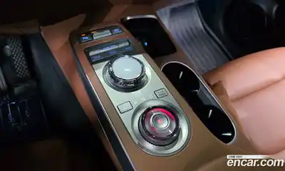 Genesis GV70 2024 2.5 Автомат в Москве № 523345, миниатюра 9