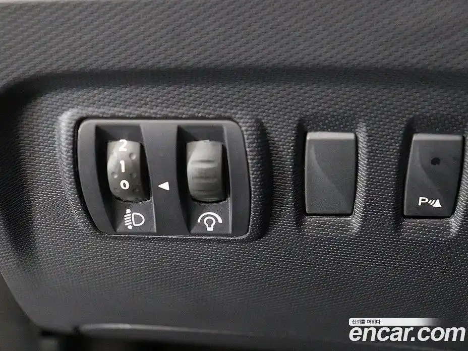 Renault QM3 2015 1.5 Автомат в Москве № 524596, фото 13