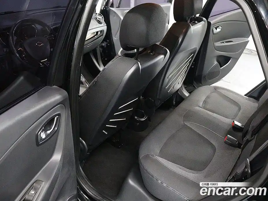 Renault QM3 2015 1.5 Автомат в Москве № 524596, фото 16