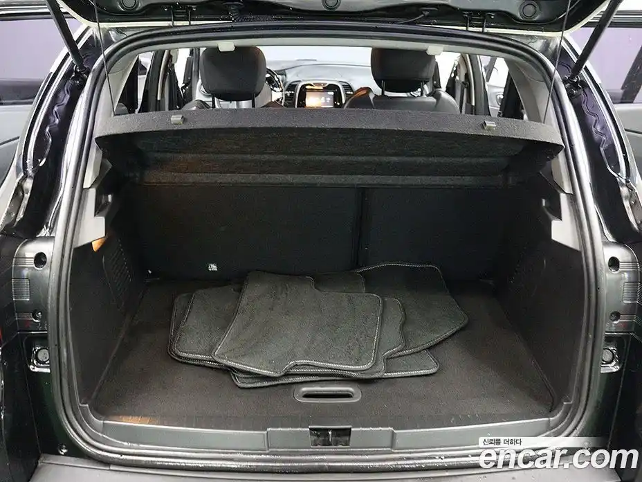 Renault QM3 2015 1.5 Автомат в Москве № 524596, фото 20