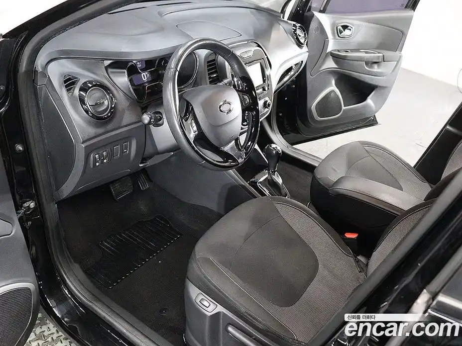 Renault QM3 2015 1.5 Автомат в Москве № 524596, фото 10