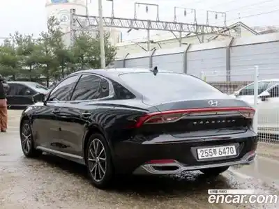Hyundai Grandeur 2023 2.5 Автомат в Москве № 529980, миниатюра 3