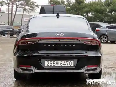 Hyundai Grandeur 2023 2.5 Автомат в Москве № 529980, миниатюра 4