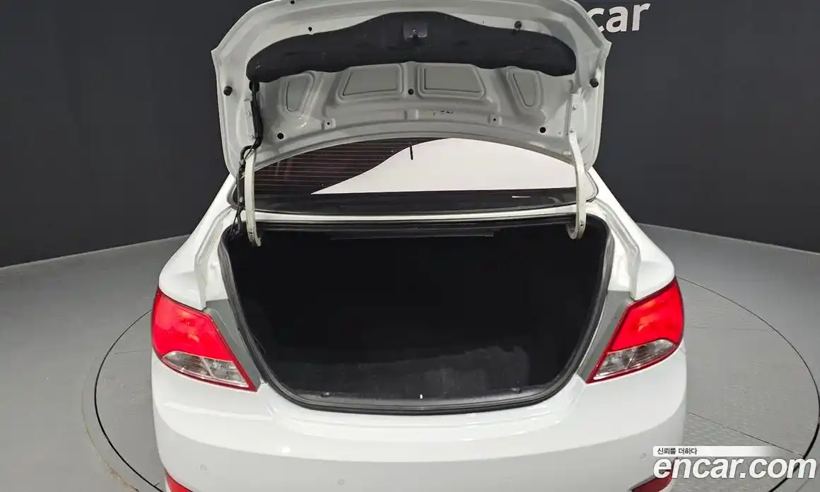 Hyundai Accent 2017 1.6 Автомат в Москве № 531239, фото 20