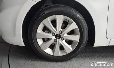 Hyundai Accent 2017 1.6 Автомат в Москве № 531239, миниатюра 5