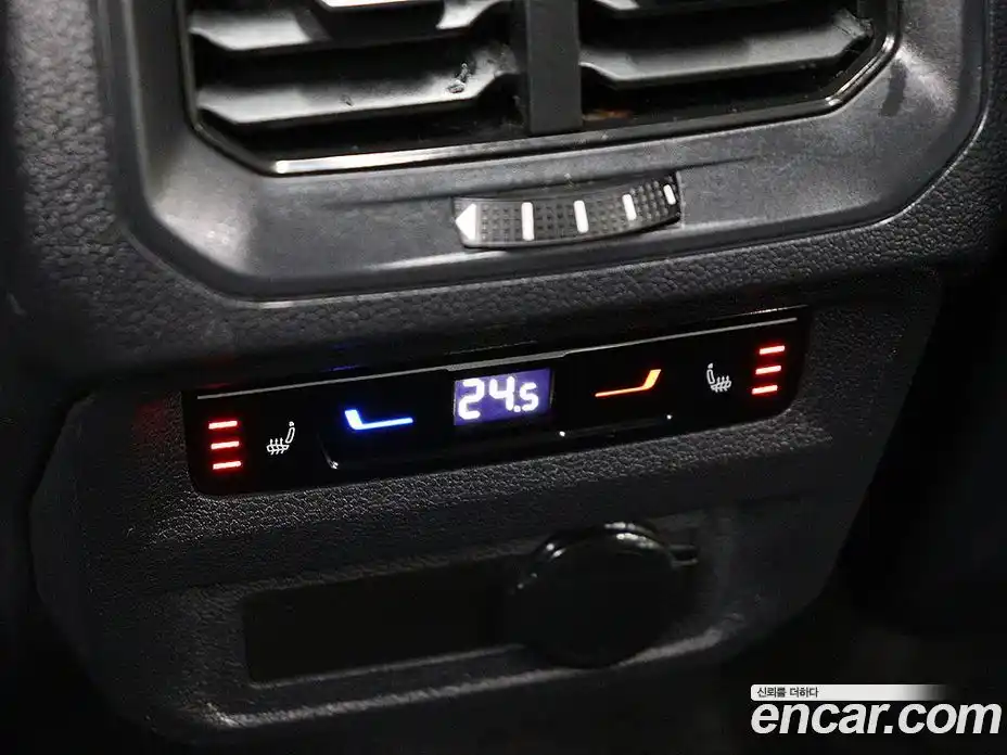 Volkswagen Tiguan 2023 2.0 Автомат в Москве № 533976, фото 12