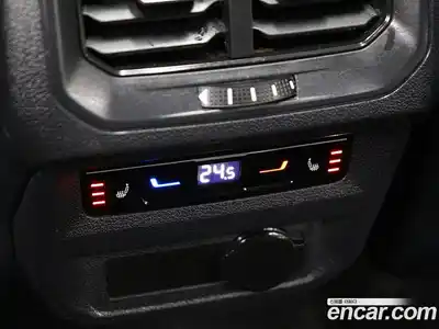 Volkswagen Tiguan 2023 2.0 Автомат в Москве № 533976, миниатюра 12