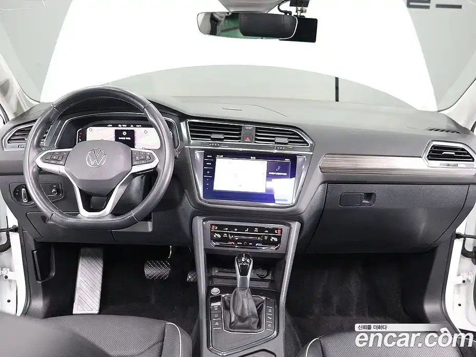 Volkswagen Tiguan 2023 2.0 Автомат в Москве № 533976, фото 13