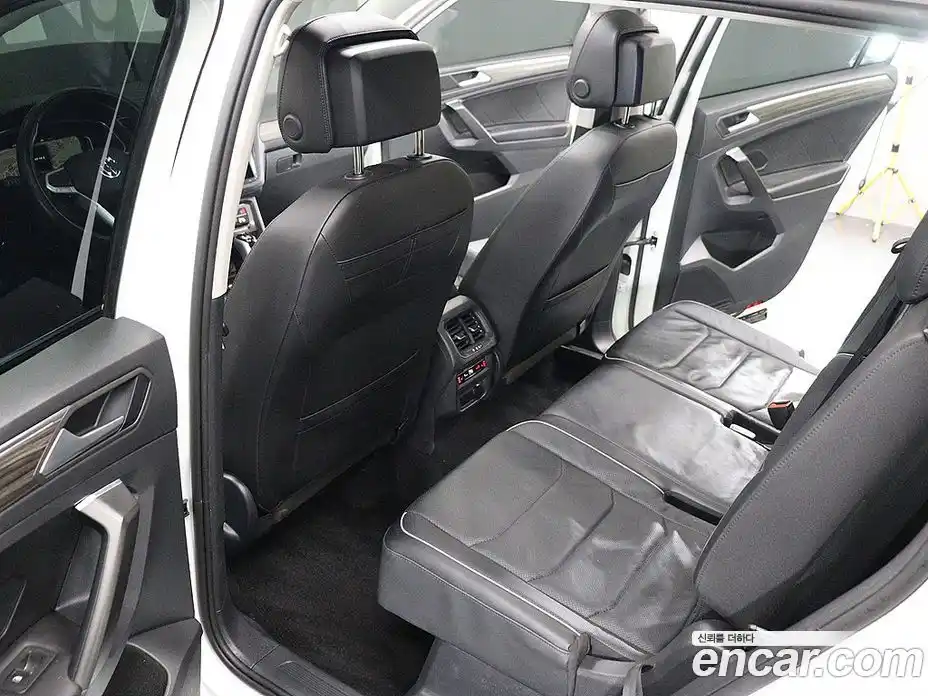 Volkswagen Tiguan 2023 2.0 Автомат в Москве № 533976, фото 15