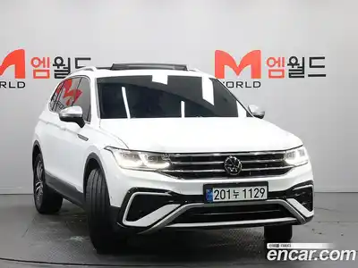 Volkswagen Tiguan 2023 2.0 Автомат в Москве № 533976, миниатюра 2