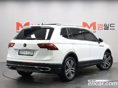 Volkswagen Tiguan 2023 2.0 Автомат в Москве № 533976, миниатюра 3