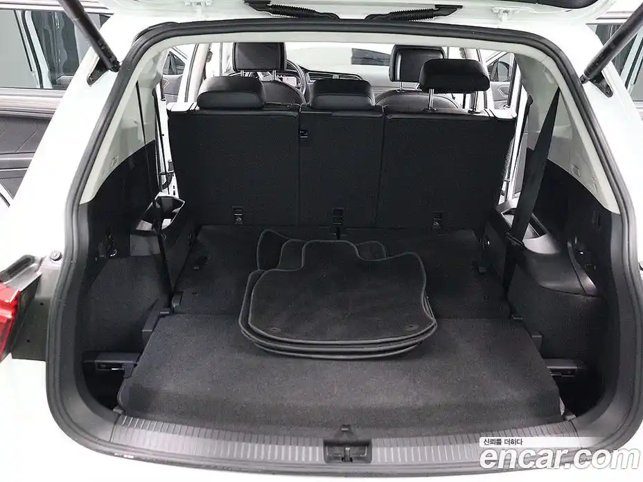 Volkswagen Tiguan 2023 2.0 Автомат в Москве № 533976, фото 5