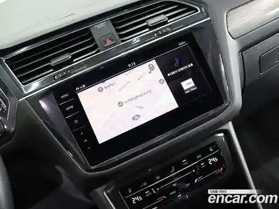 Volkswagen Tiguan 2023 2.0 Автомат в Москве № 533976, миниатюра 7