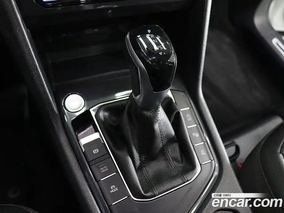 Volkswagen Tiguan 2023 2.0 Автомат в Москве № 533976, фото 8