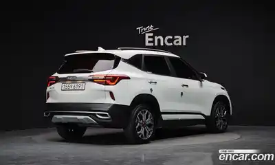 Kia Seltos 2023 1.6 Автомат в Москве № 534892, миниатюра 2