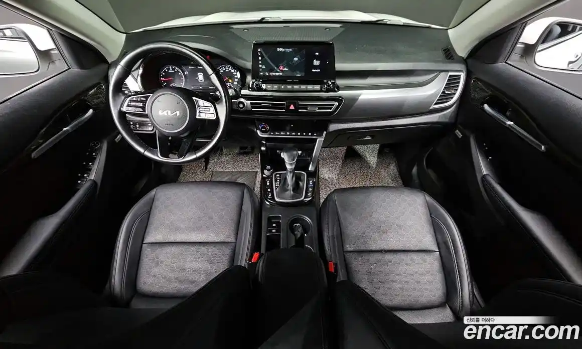 Kia Seltos 2023 1.6 Автомат в Москве № 534892, фото 7