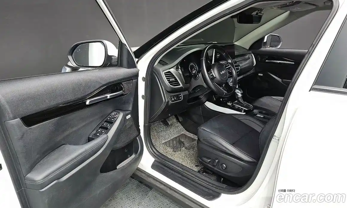 Kia Seltos 2023 1.6 Автомат в Москве № 534892, фото 10