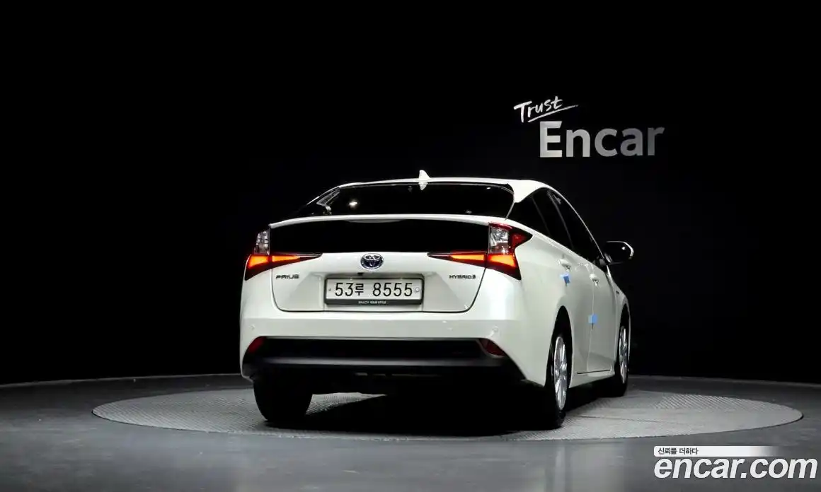 Toyota Prius 2019 1.8 Автомат в Москве № 536341, фото 3