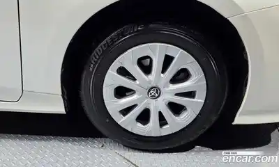 Toyota Prius 2019 1.8 Автомат в Москве № 536341, миниатюра 4