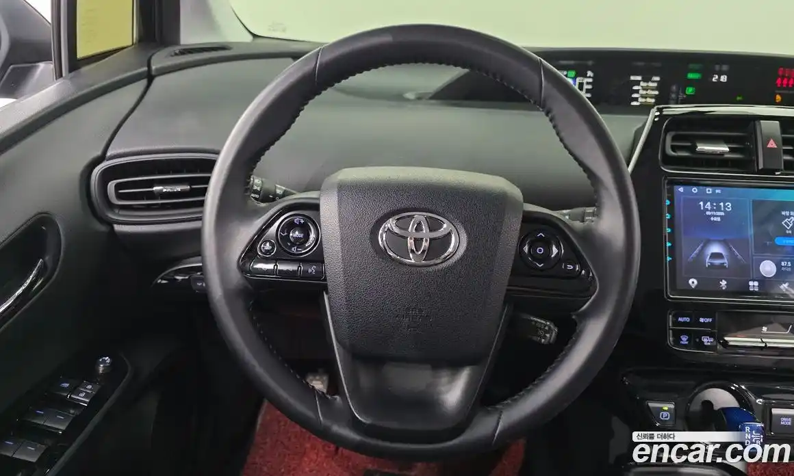 Toyota Prius 2019 1.8 Автомат в Москве № 536502, фото 13