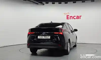 Toyota Prius 2019 1.8 Автомат в Москве № 536502, миниатюра 4