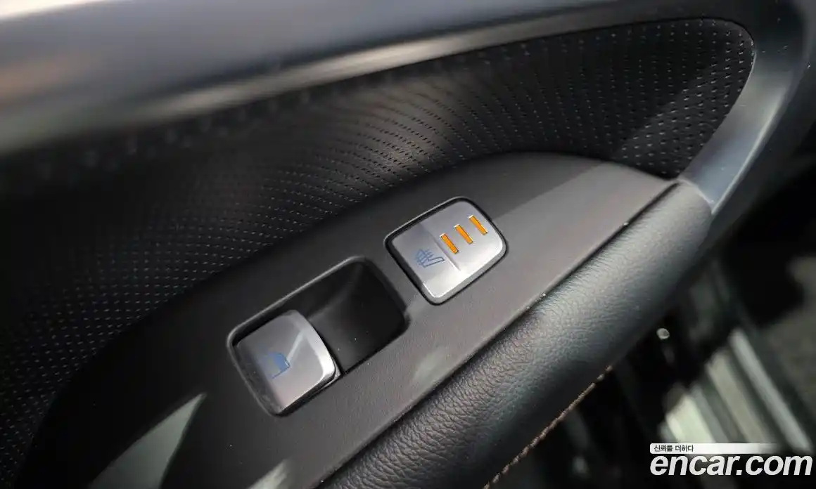 Genesis G70 2018 2.0 Автомат в Москве № 537281, фото 17