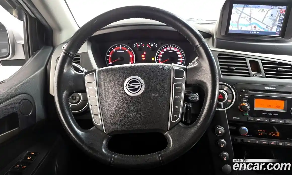 SsangYong Korando 2014 2.0 Механическая в Москве № 539198, фото 13