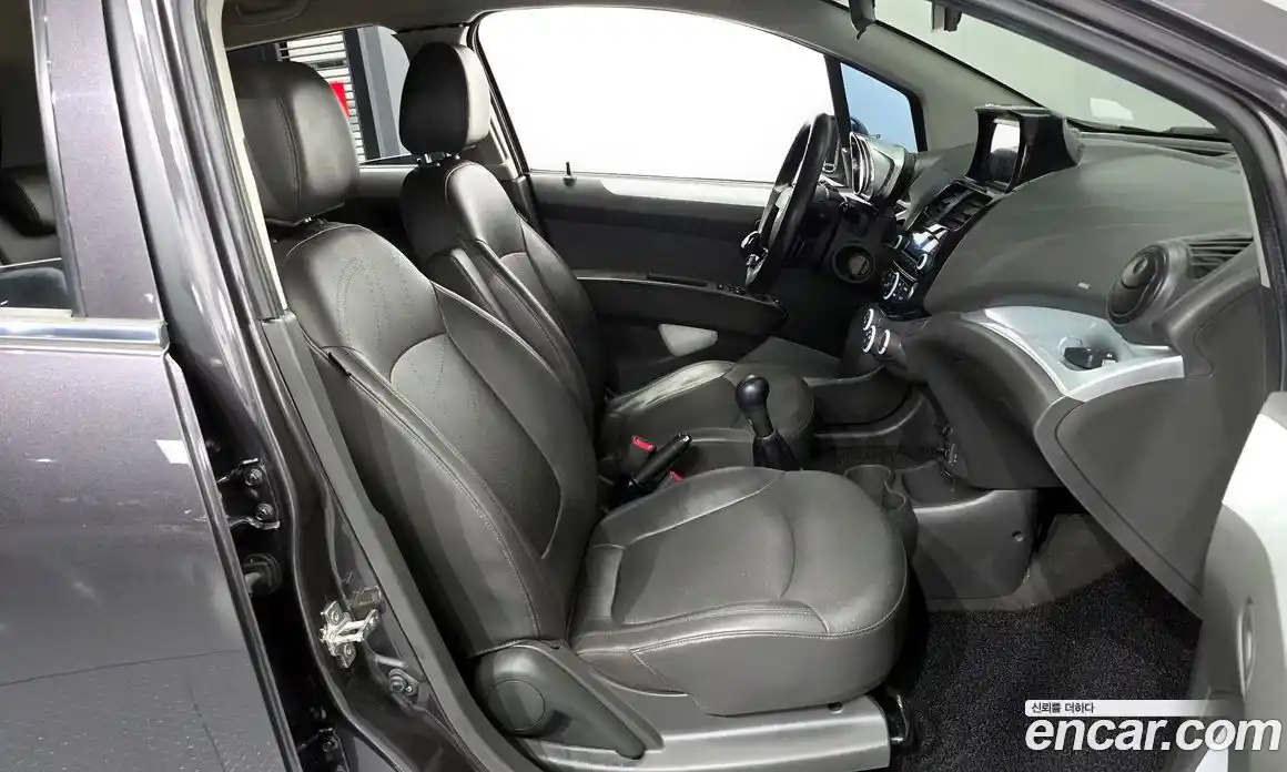 Chevrolet Spark 2014 1.0 Механическая в Москве № 540135, фото 11