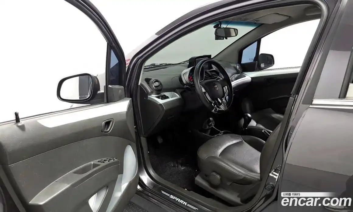 Chevrolet Spark 2014 1.0 Механическая в Москве № 540135, фото 10