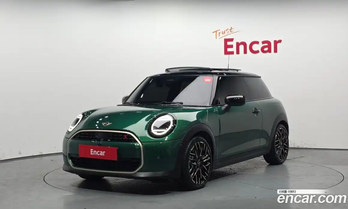 Mini Cooper 2025 2.0 Автомат в Москве № 541787, фото 1