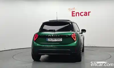 Mini Cooper 2025 2.0 Автомат в Москве № 541787, миниатюра 4