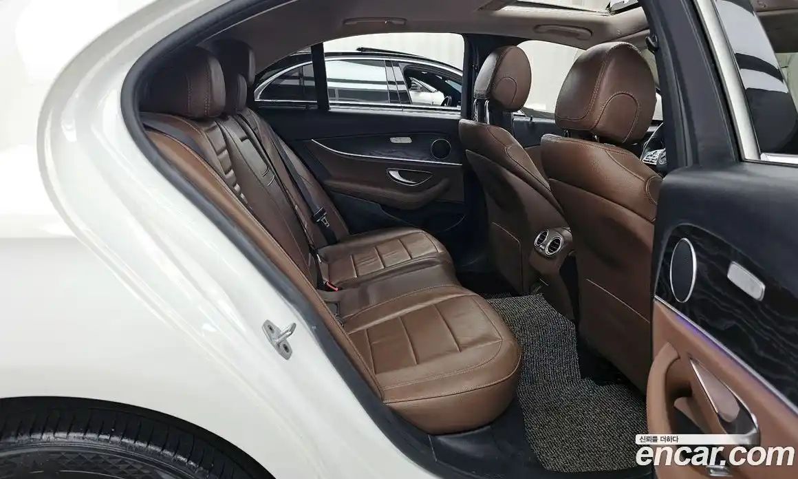 Mercedes-Benz E-Class 2019 1.9 Автомат в Москве № 542890, фото 12