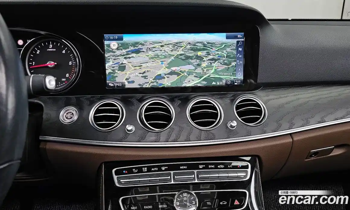 Mercedes-Benz E-Class 2019 1.9 Автомат в Москве № 542890, фото 14