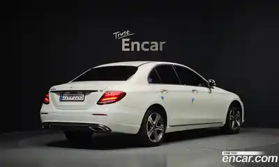 Mercedes-Benz E-Class 2019 1.9 Автомат в Москве № 542890, миниатюра 2