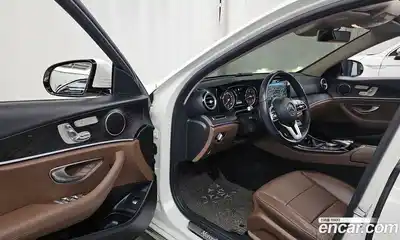 Mercedes-Benz E-Class 2019 1.9 Автомат в Москве № 542890, миниатюра 10